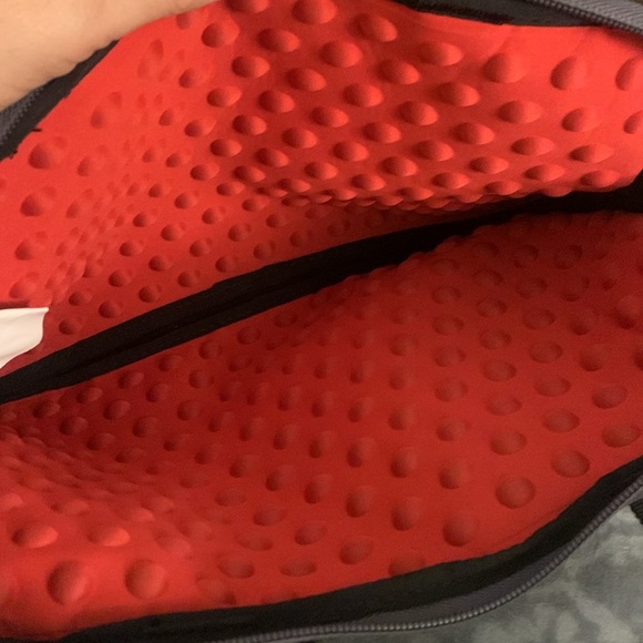 Timbuk2 green Padded Adjustable Strap Laptop Bag. 13x9.5x1 - Picture 6 of 9